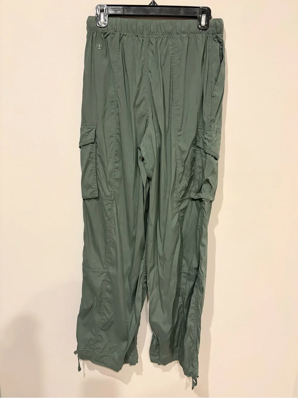 Lululemon Lightweight Adjustable Mid-Rise Cargo Pant | Size: XS